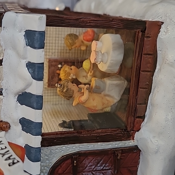 2003 Hawthorne Village "Made With Love Bakery" Christmas Series - Picture 6 of 13